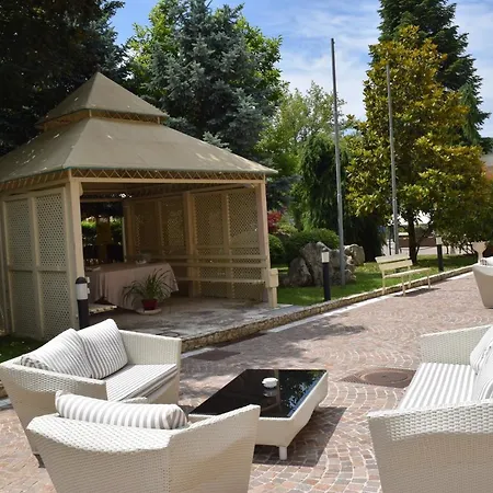 Green Park Hotel-3