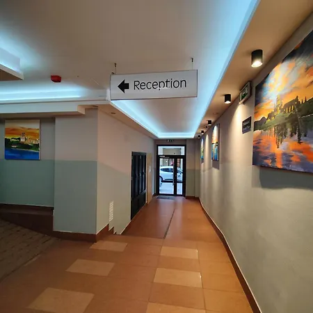 Corvin Plaza Apartments & Suites-3