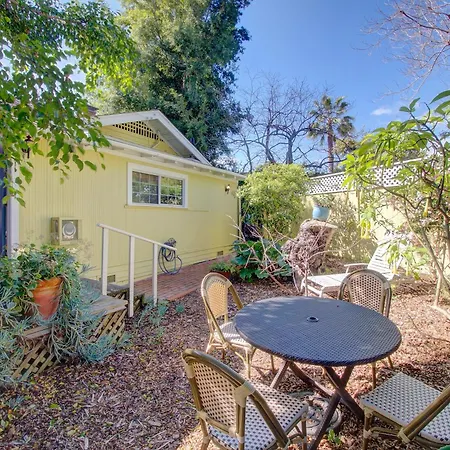 Secret Garden Inn & Cottages-3