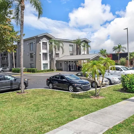 La Quinta Inn By Wyndham Miami Airport North-3