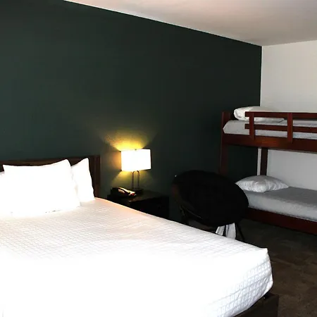 Boothill Inn And Suites-2