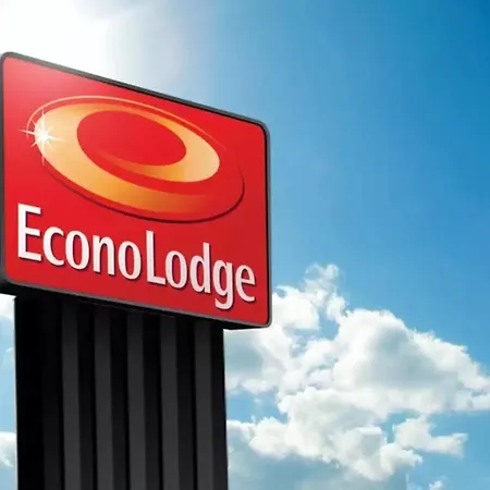 Econo Lodge-3