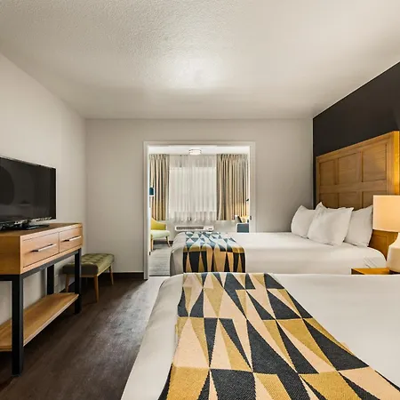 Oxford Suites Redding-3