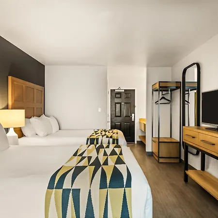 Oxford Suites Redding-2