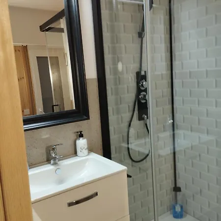 CHAMBRES D'HÔTES CHEZ CATHERINE A REUS chambre bord de mer avec salle de bains privée-2