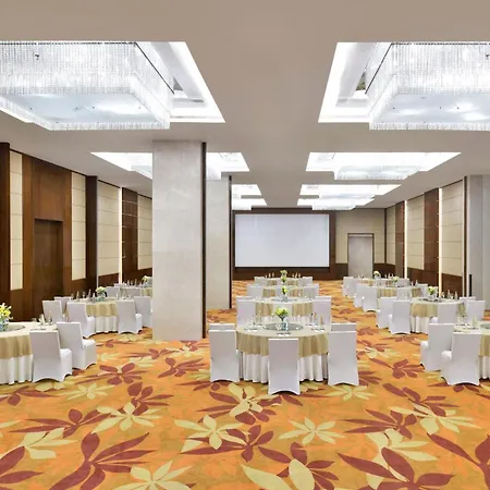 Kochi Marriott Hotel, Lulu International Shopping Mall-3