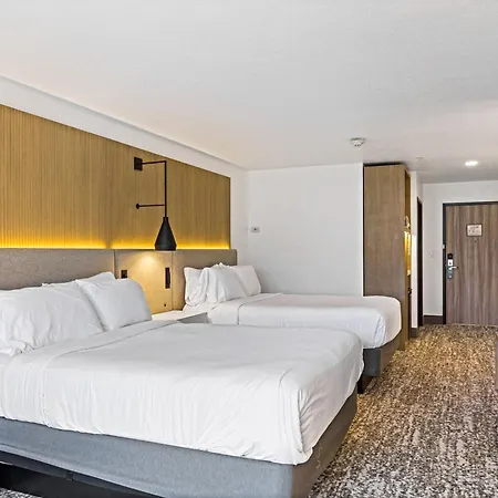 The Evergreen Hotel-3