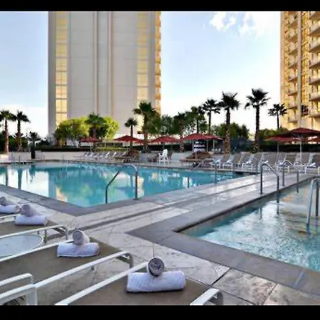 Signature Mgm Suite With Strip And Sphere View-3