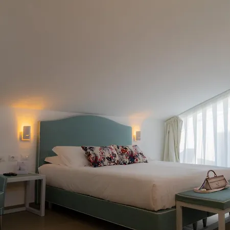 Seaside Hotel-2