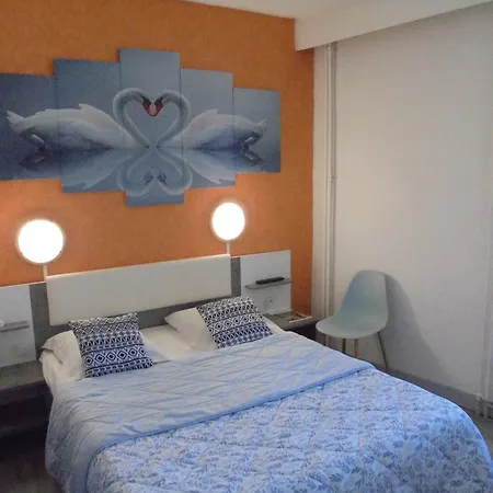 Hotel De La Gare-3
