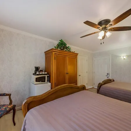 Carmel Inn & Suites-2