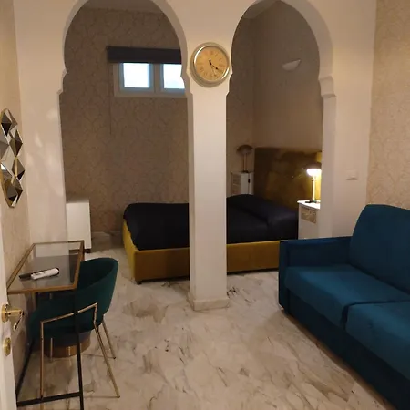 B&B Mini Hotel Incity-Close Train Station And Port--3