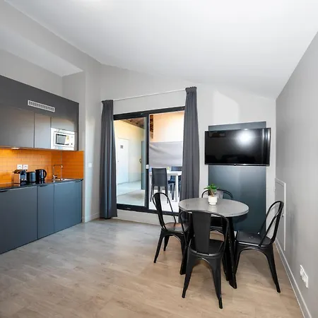 Staycity Aparthotels Marseille Centre Vieux Port-3