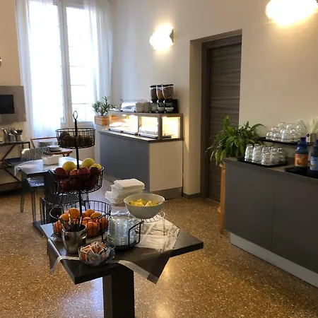 Hotel Cairoli-3
