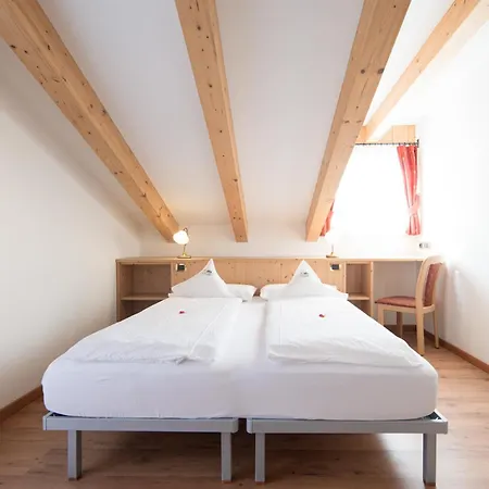 Hotel Zirmes-2
