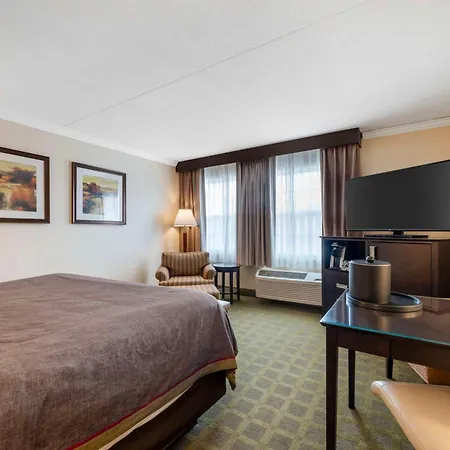 Best Western Plus White Bear Country Inn-3