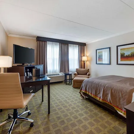 Best Western Plus White Bear Country Inn-2