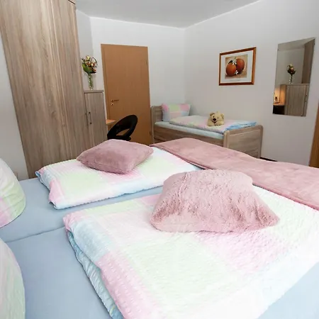 Hotel Zum Kreuzberg-2