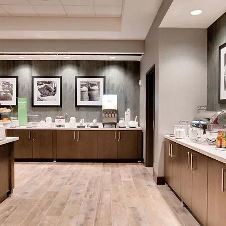 Hampton Inn & Suites Fort Worth Downtown-2