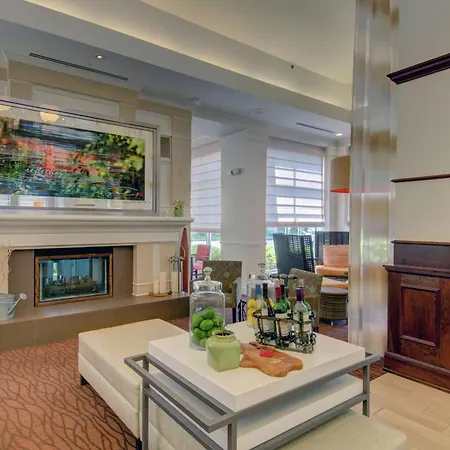 Hilton Garden Inn Norwalk-2