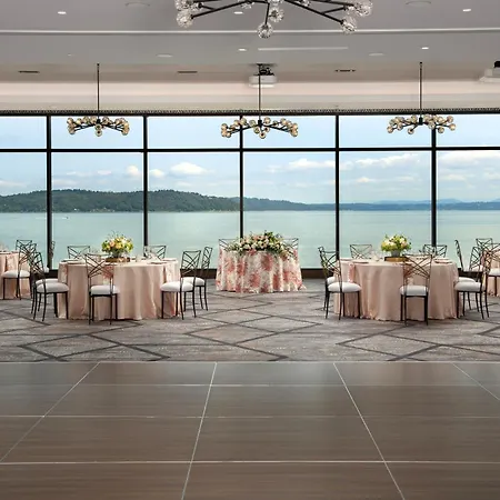 Silver Cloud Hotel Tacoma At Point Ruston Waterfront-3