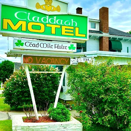 Claddagh Motel & Suites-3