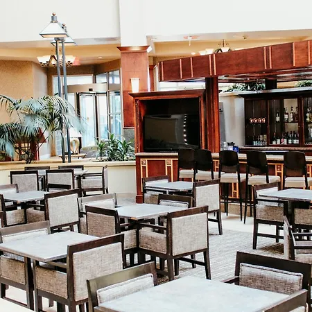 Hotel Topeka At City Center-3