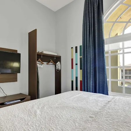 Express Inn-3