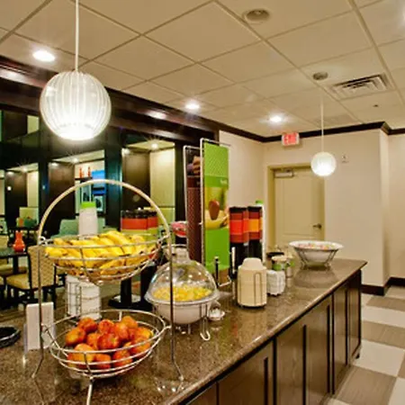 Hampton Inn & Suites Denison-3