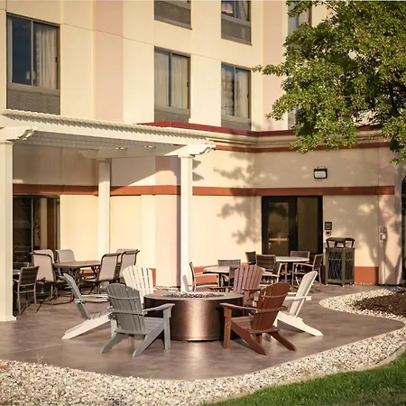 Hampton Inn Council Bluffs-3