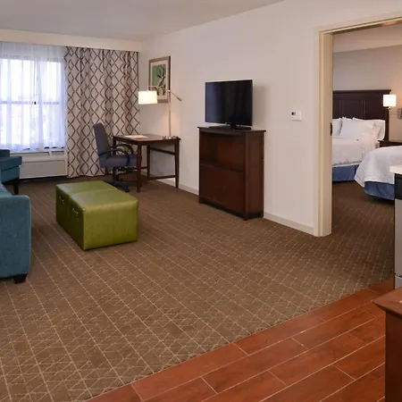 Hampton Inn & Suites Pueblo-Southgate-3