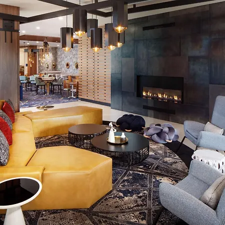 Hampton By Hilton At The Boston Seaport District-2