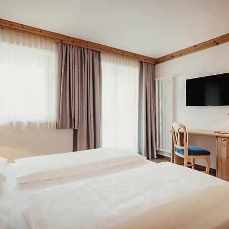 Kristallhotel Corona-Krone-3
