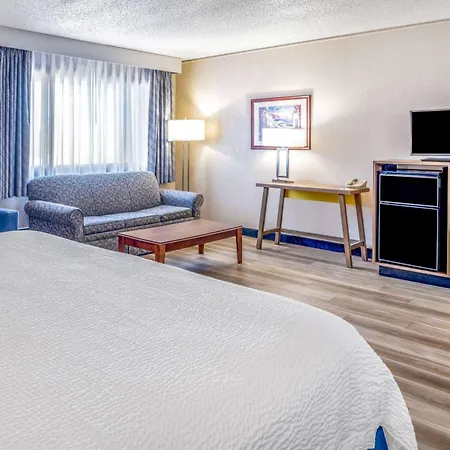 Days Inn By Wyndham Sioux Falls Airport-2