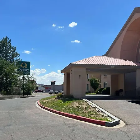 Quality Inn & Suites Farmington-3