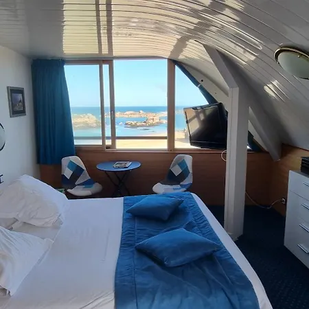 Hotel De La Mer-2