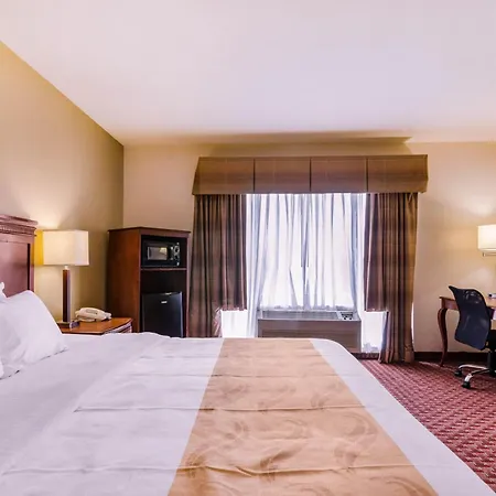 Quality Inn & Suites Carthage Near Precious Moments Chapel-2