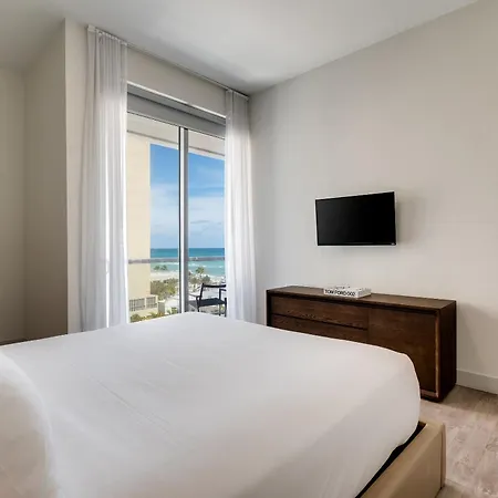 Costa Hollywood Beach Resort - An All Suite Hotel-3