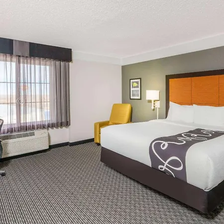 La Quinta By Wyndham Pueblo-2