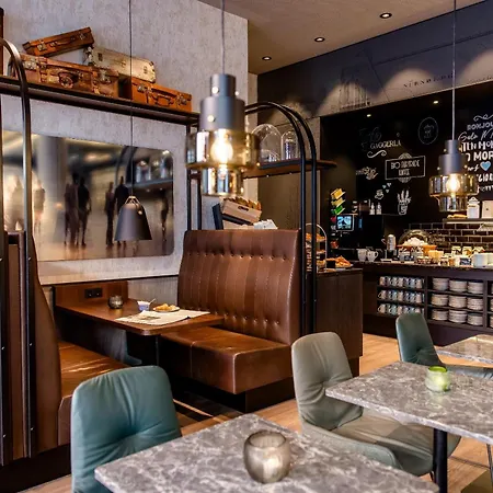 Motel One Nürnberg-City-3
