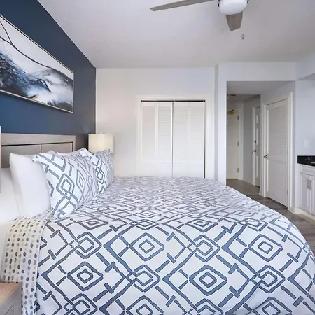 Royale Palms Condominiums-3