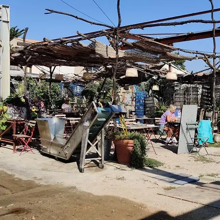 Rue Galilee-2