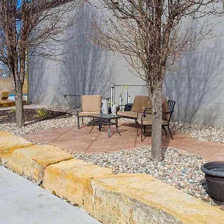 Econo Lodge Oak Grove-Blue Springs-3