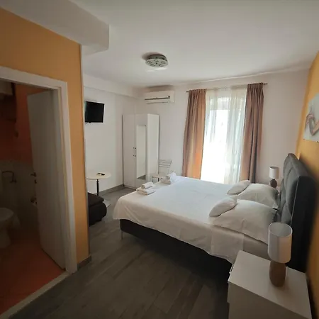 Nirvana Rooms & Apartments-2