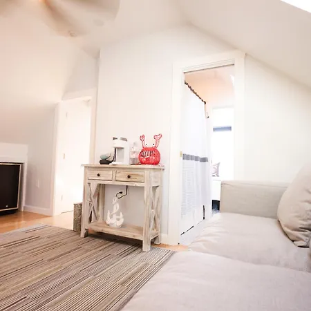 Allen Harbor Rentals-3