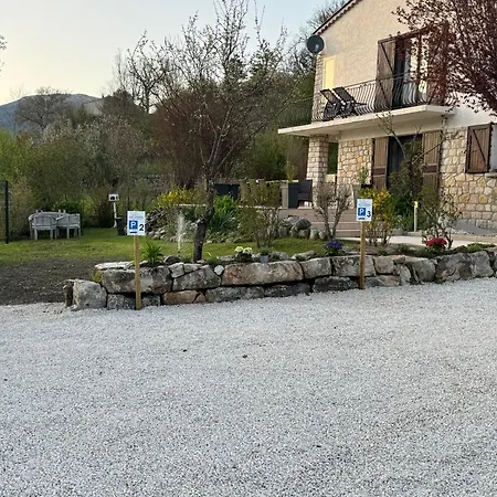 BNB Castellane Chambre d'Hotes B&B-3