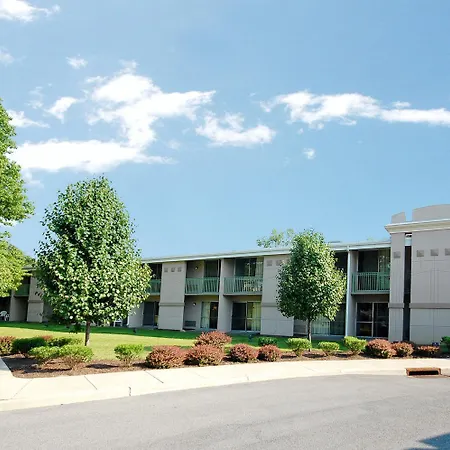 Howard Johnson By Wyndham Newburgh-2