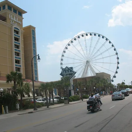 Holiday Pavilion Resort On The Boardwalk-3