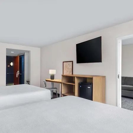 Spark By Hilton Charlotte Tyvola I-77-3