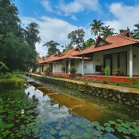 Palmgrove Lake Resort-3